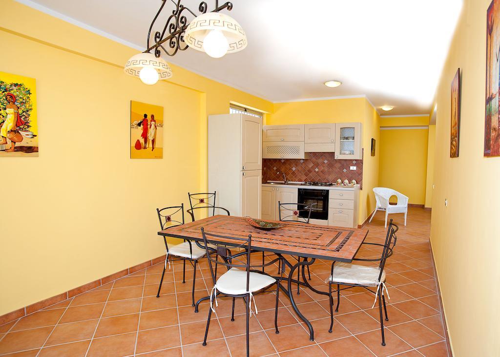Polifemo Apartment เลโตยานนี ภายนอก รูปภาพ